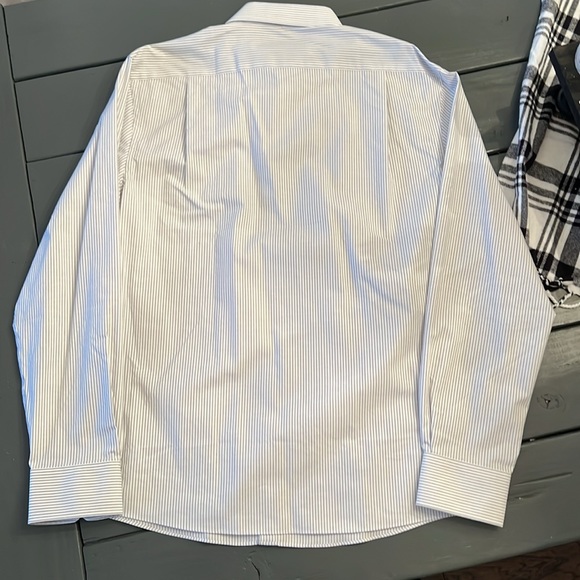 NWT Tommy Hilfiger Button Down - Picture 9 of 9